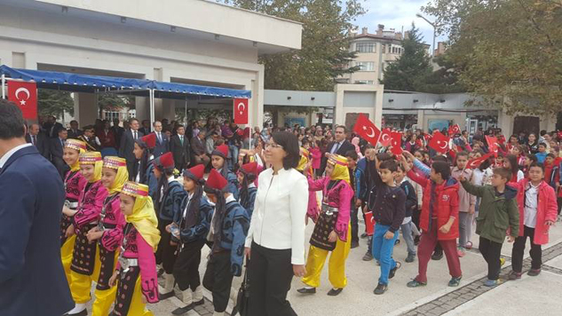 CUMHURİYET BAYRAMI İLÇEMİZDE TÖRENLERLE KUTLANDI