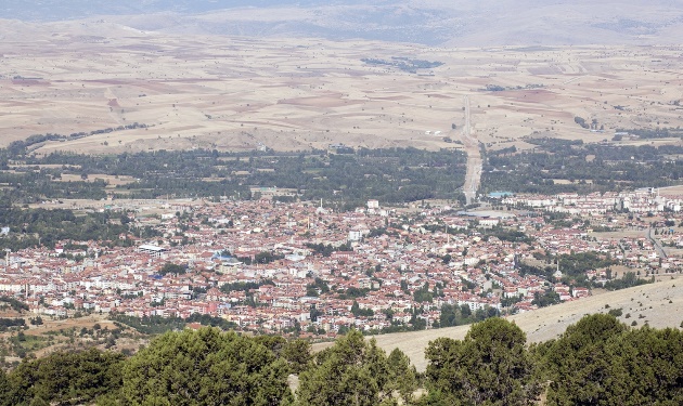 Merkezde en büyük mahalle Zafer, nüfusu en çok artan Sanayi ve B.Evler