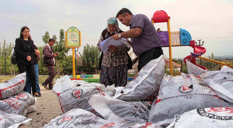 Yalvaç SYD Vakfı ihtiyaç sahibi vatandaşların yanında