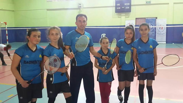 KAB Ortaokullu kızlar Isparta Badminton şampiyonu