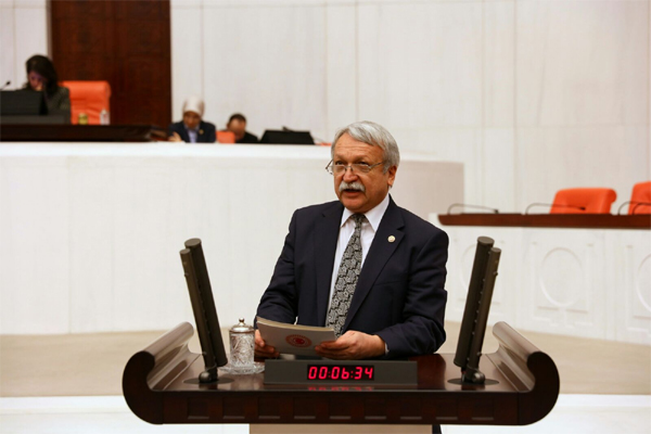 Bakır, bu kez de Yalvaç-Atakent yolunu sordu