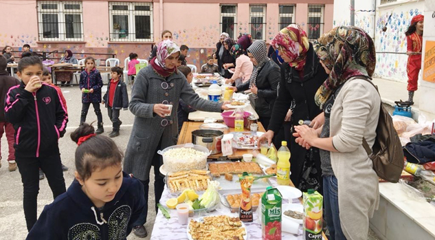 Gazipaşa İlkokulu’ndan Mehmetçik’e destek kermesi
