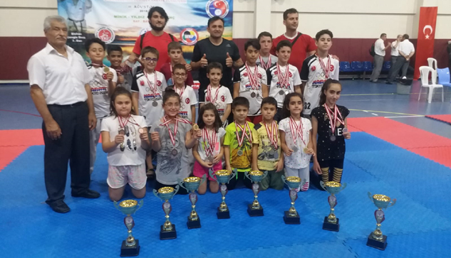 YALVAÇ BELEDİYESİ KARATE TAKIMI’NDAN BÜYÜK BAŞARI