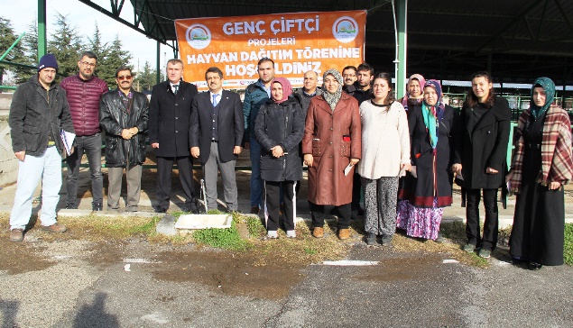 Genç Çiftçilere Büyükbaş Hayvan Dağıtımı Yapıldı