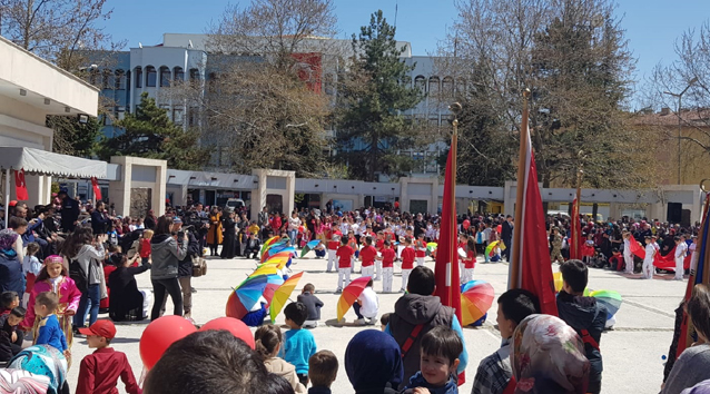 23 Nisan Yalvaç’ta coşkuyla kutlandı