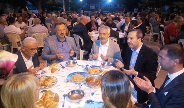 Ak Parti Yalvaç İlçe Teşkilatı iftarına yoğun katılım