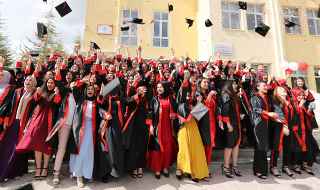 Şehit Latif Keçeci Anadolu Lisesi öğrencilerinin YKS başarısı