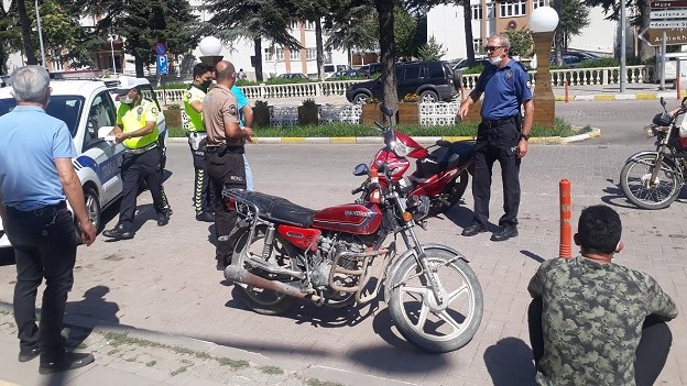 Trafik Ekiplerinden Motosiklet Denetimi