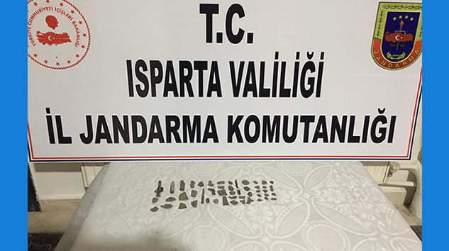 Tarihi Limenia Adası’nda kaçak kazı yapan iki kişiye suçüstü