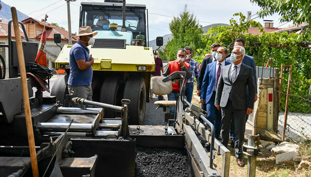 Köylerdeki Sıcak Asfalt Çalışmaları Devam Ediyor