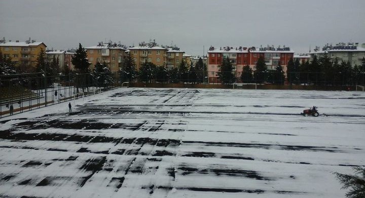 IYAŞ Spor-Yalvaçspor maçına kar engeli