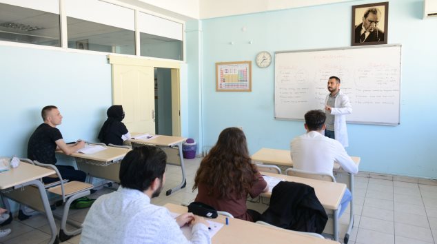 Isparta Belediyesi’nin ücretsiz LGS ve YKS kurslarına kayıtlar devam ediyor