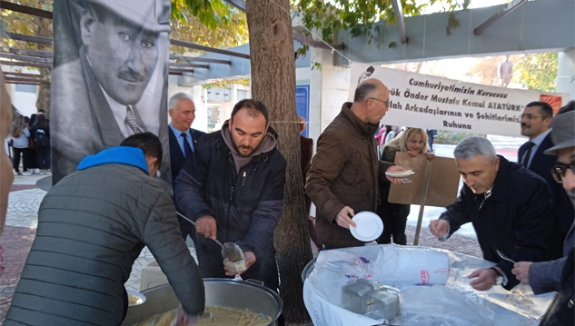 CHP’den Atatürk ve Şehitlerimiz Anısına Helva İkramı