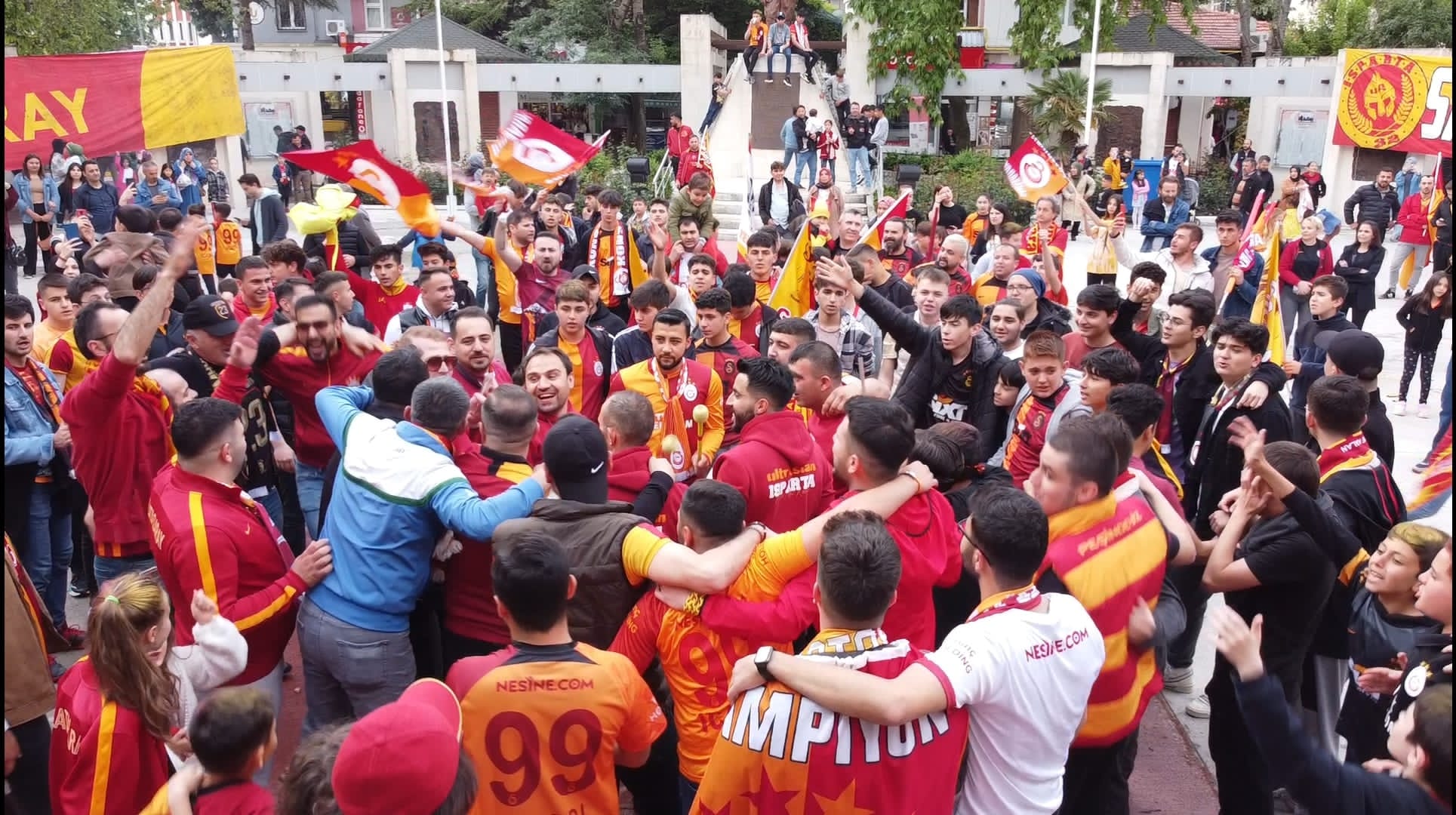 Yalvaç UltrAslan’dan görülmemiş kutlama