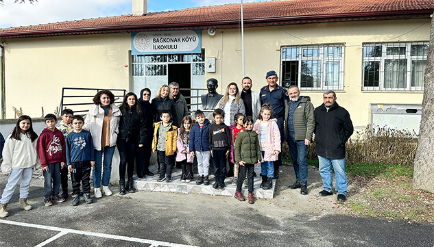 Bağkonak İlkokulu’nun Atatürk büstü yenilendi