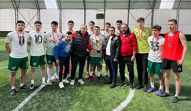 Yalvaç Gençlik Merkezi Futbol Takımı Isparta Şampiyonu