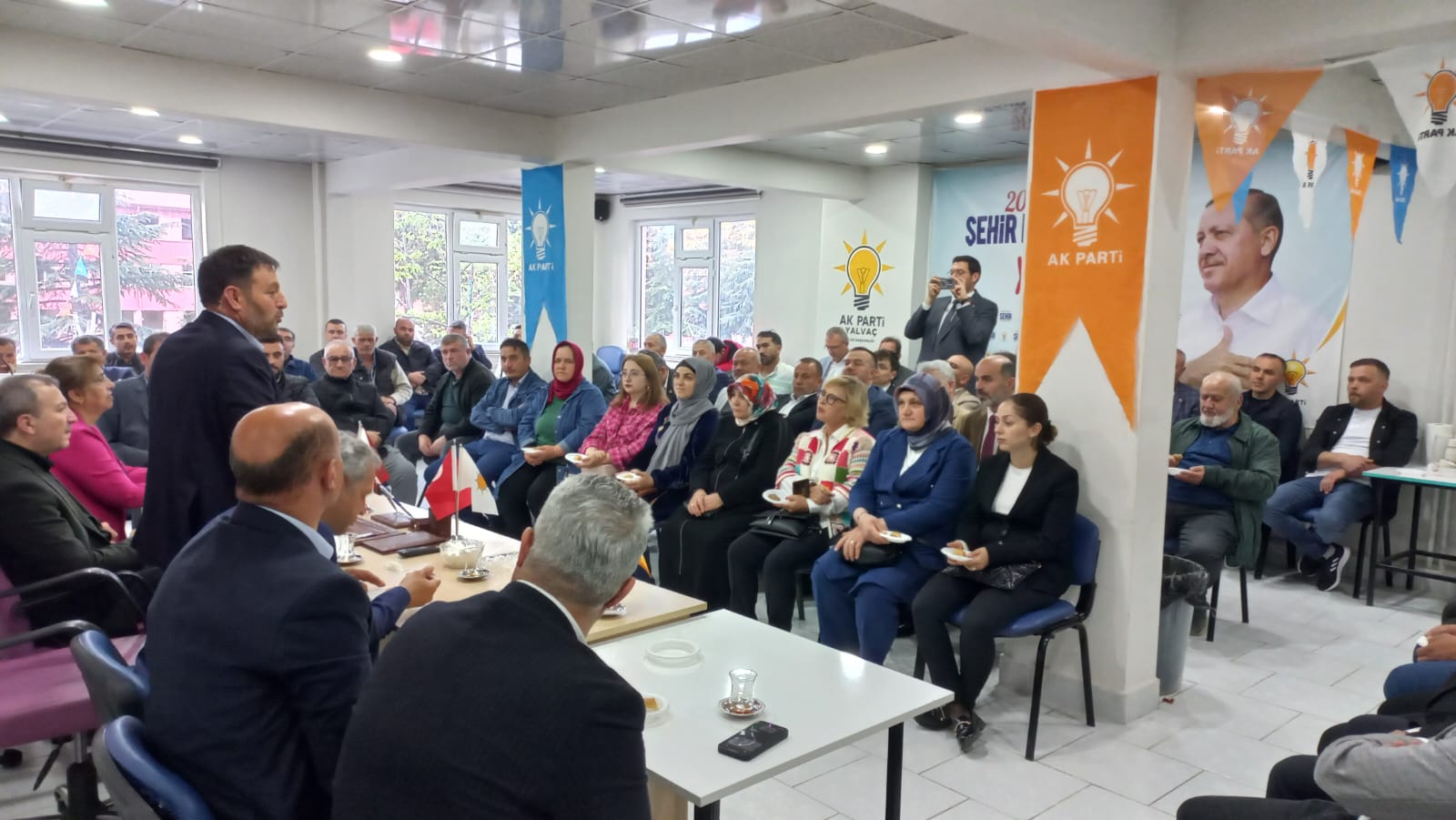 Ak Parti’de milletvekillerinin katılımıyla bayramlaşma