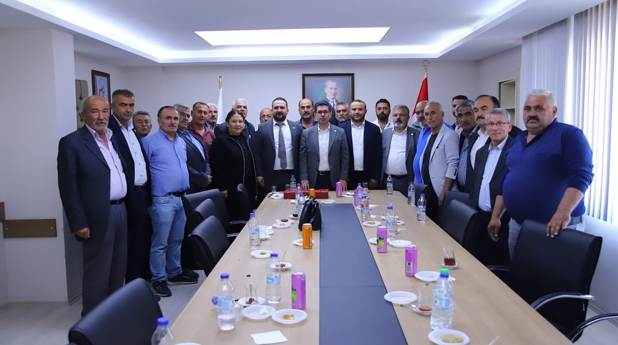 Muhtarlara söz veren Hikmet Y.Halıcı’dan ses çıkmadı