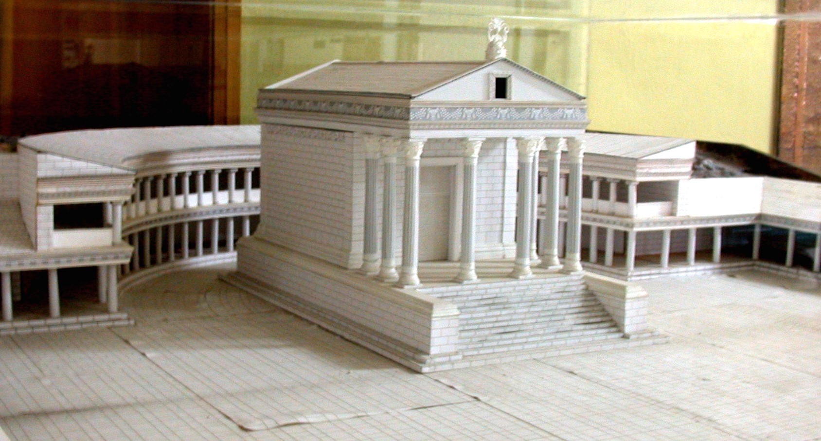 AUGUSTUS TAPINAĞI’NDA KAYALARI OYAN ANTİK MÜHENDİSLİK