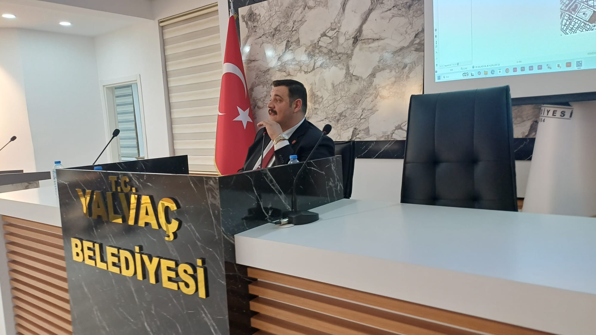 Kodal’dan rest: “Artık Yalvaç’ta erteleyenler değil, yapanlar konuşacak