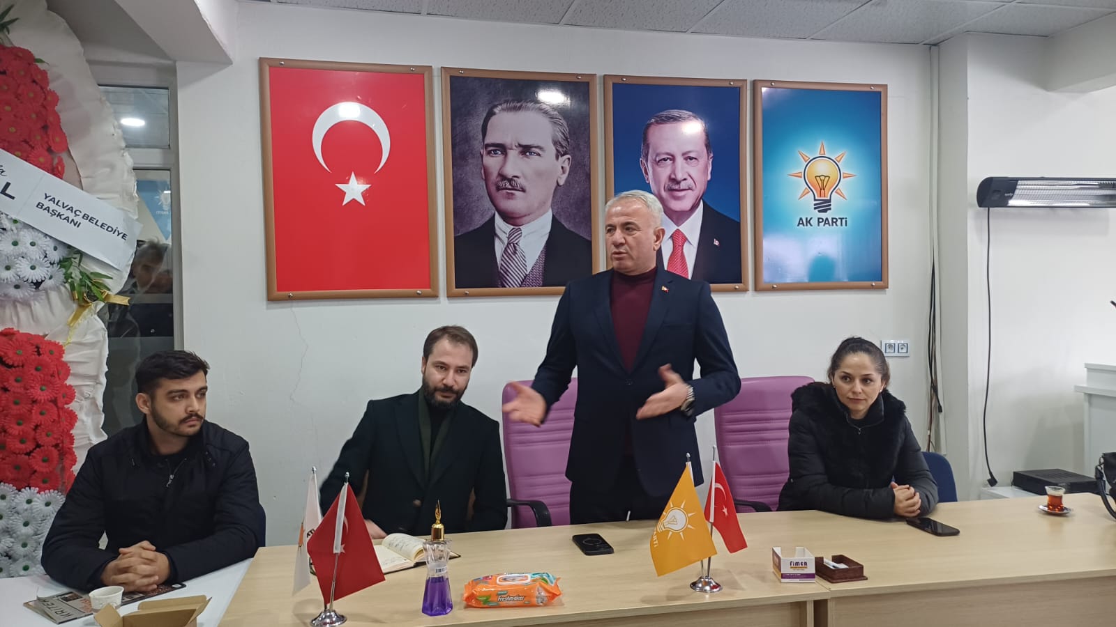 Yalvaç Ak Parti’de kritik toplantı başladı