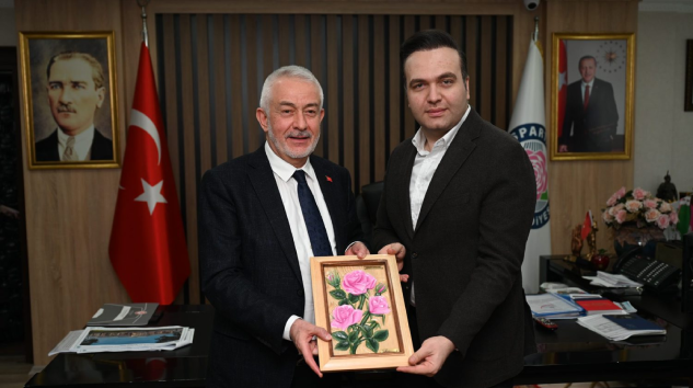 AK Parti Gençlik Kolları Genel Başkanı Yusuf İbiş’ten Isparta Belediyesi’ne ziyaret