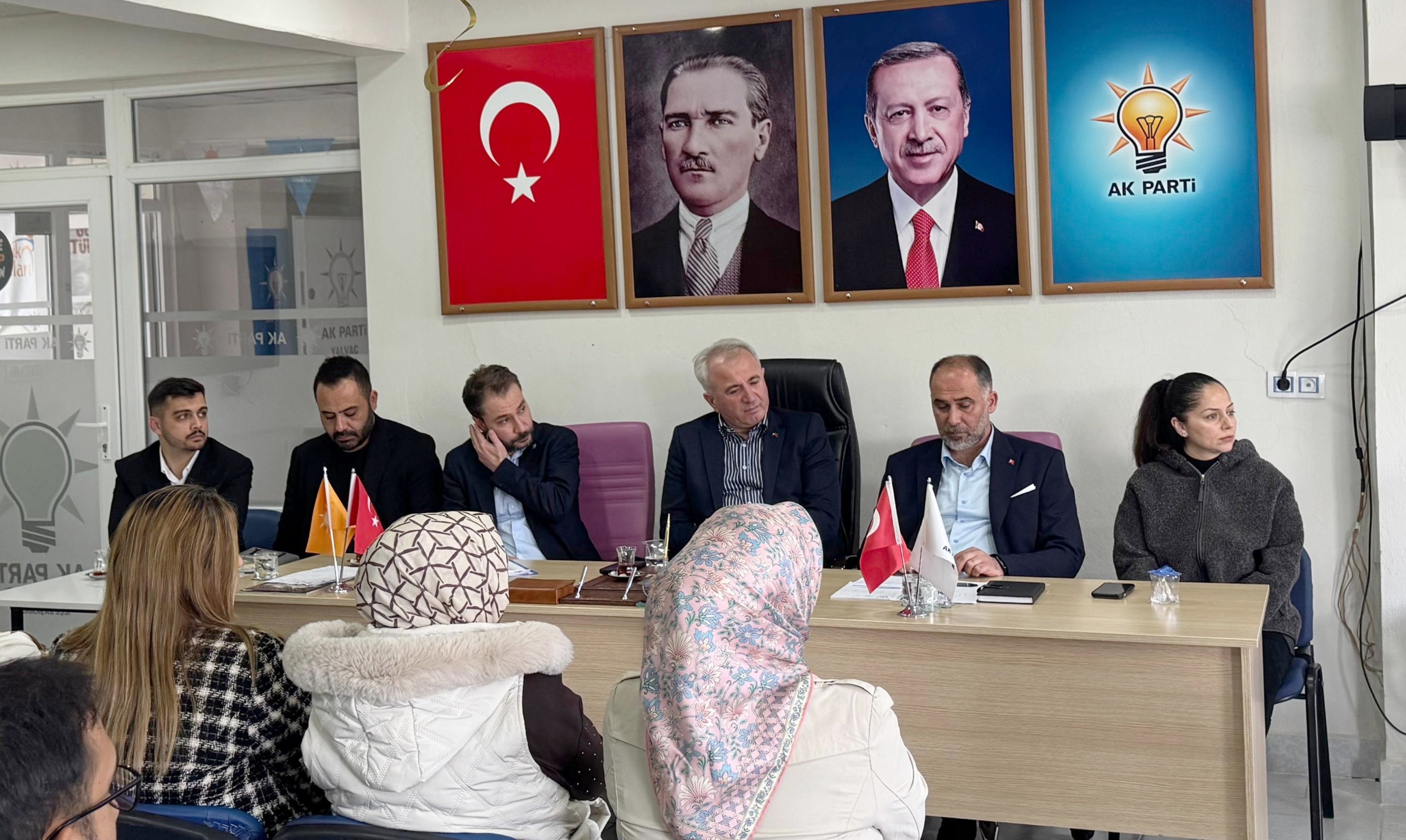 Ak Parti’de Furkan Cem Er ve Cengiz Tokmak’la toplantı