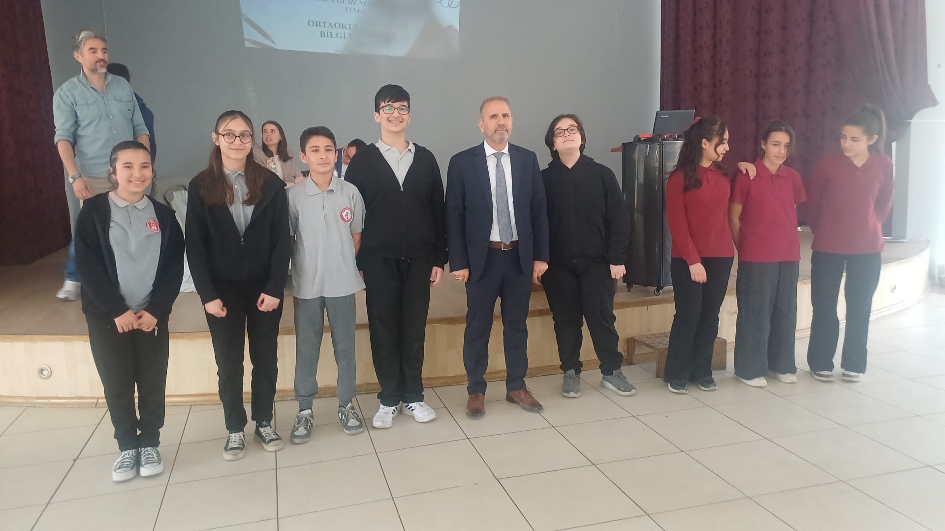 Ortaokullar arası bilgi yarışmasında şampiyon KAB Ortaokulu