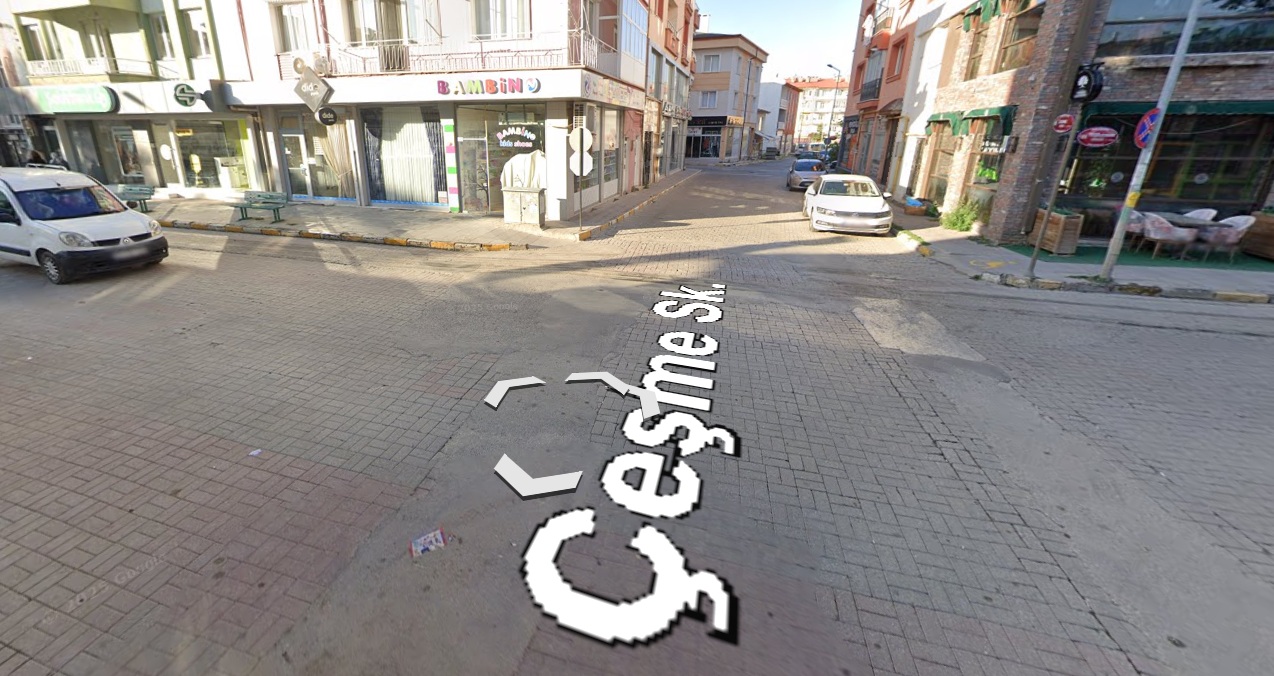 Çeşme Sokak’ta araç parkı yasaklandı