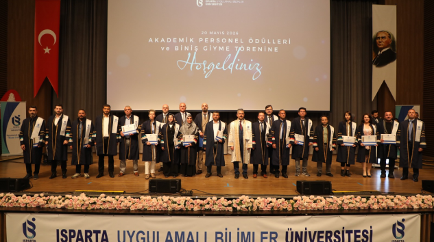 ISUBÜ’de Akademik Ödüller Sahiplerini Buldu