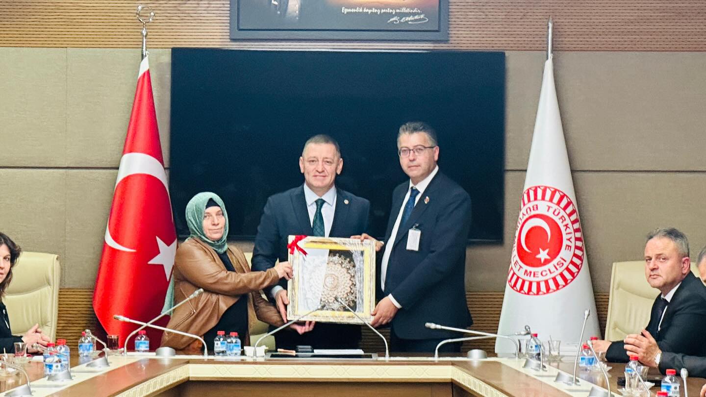 Ispartalı Muhtarlar TBMM’de Milletvekili Basri Sönmez’in Konuğu Oldu