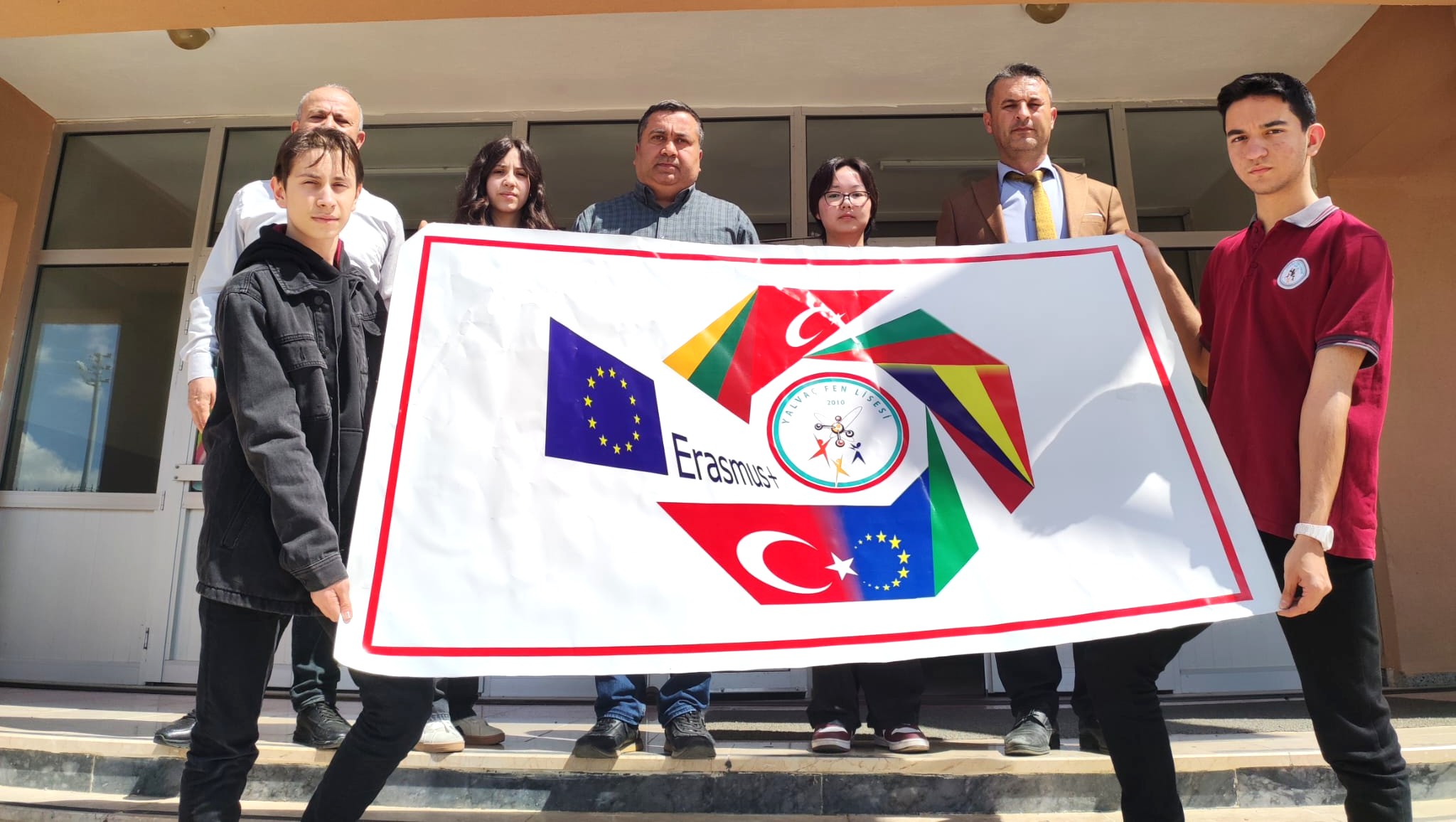 YALVAÇ FEN LİSESİNDEN 3’LÜ BAŞARI