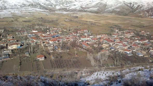 Yarıkkaya’da mahsur kalan çoban ve koyunlar köye getirilemiyor