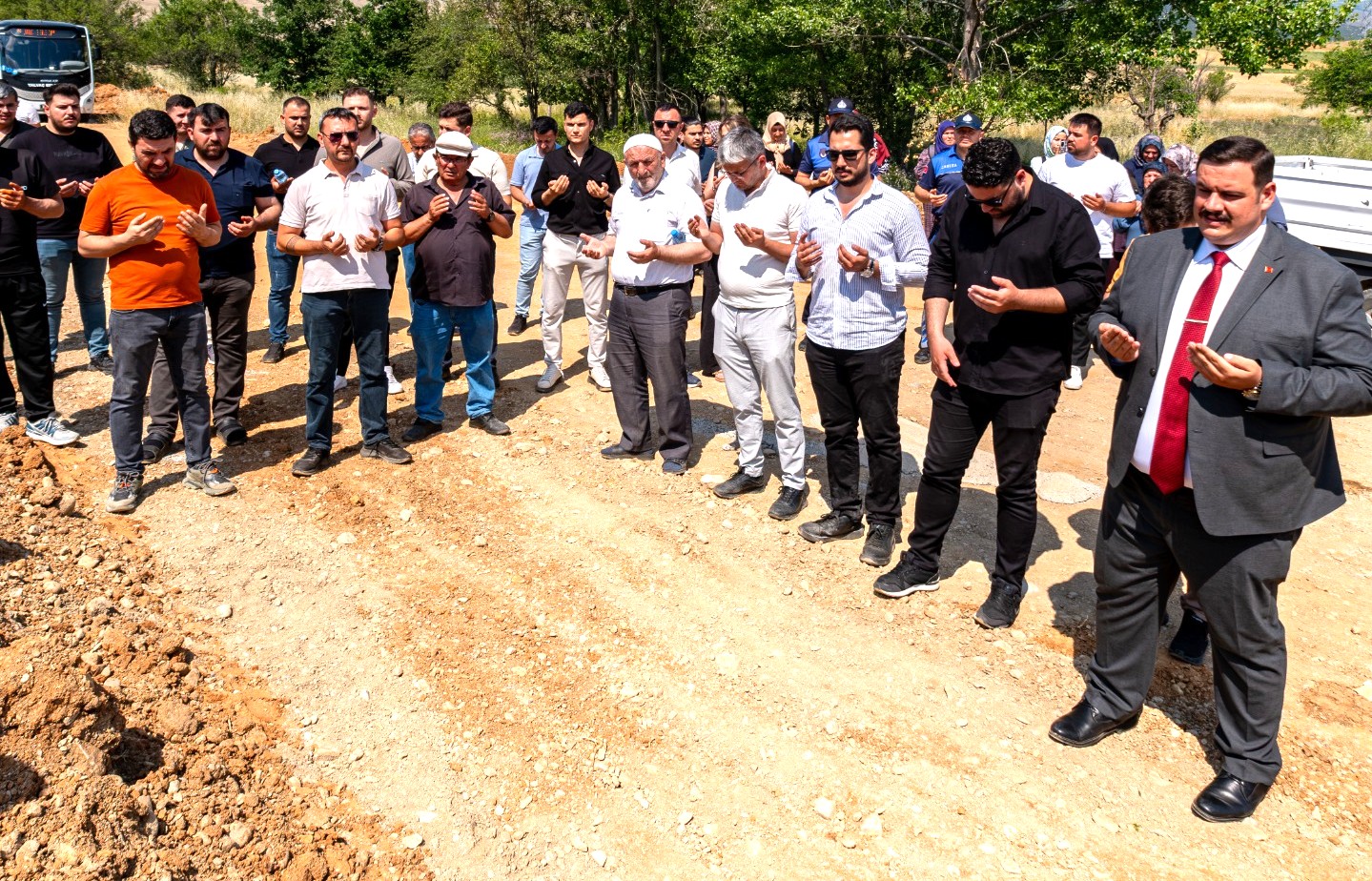 Yalvaç Yeni Yaşam Kooperatifi’nde inşaat çalışmaları dualarla başladı