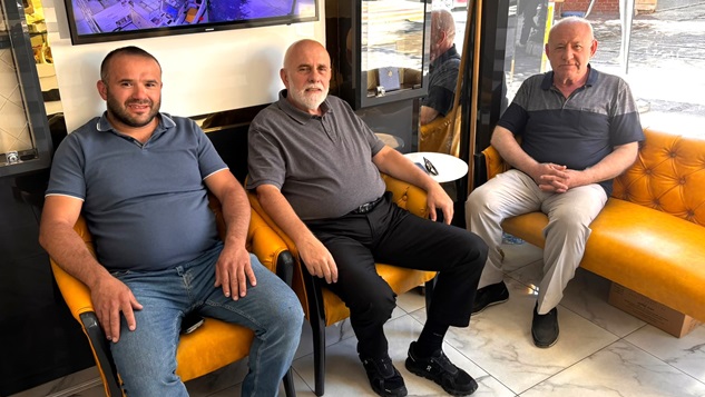 Bilgiç, Yalvaç’taki köşesinden siyasete mesaj verdi