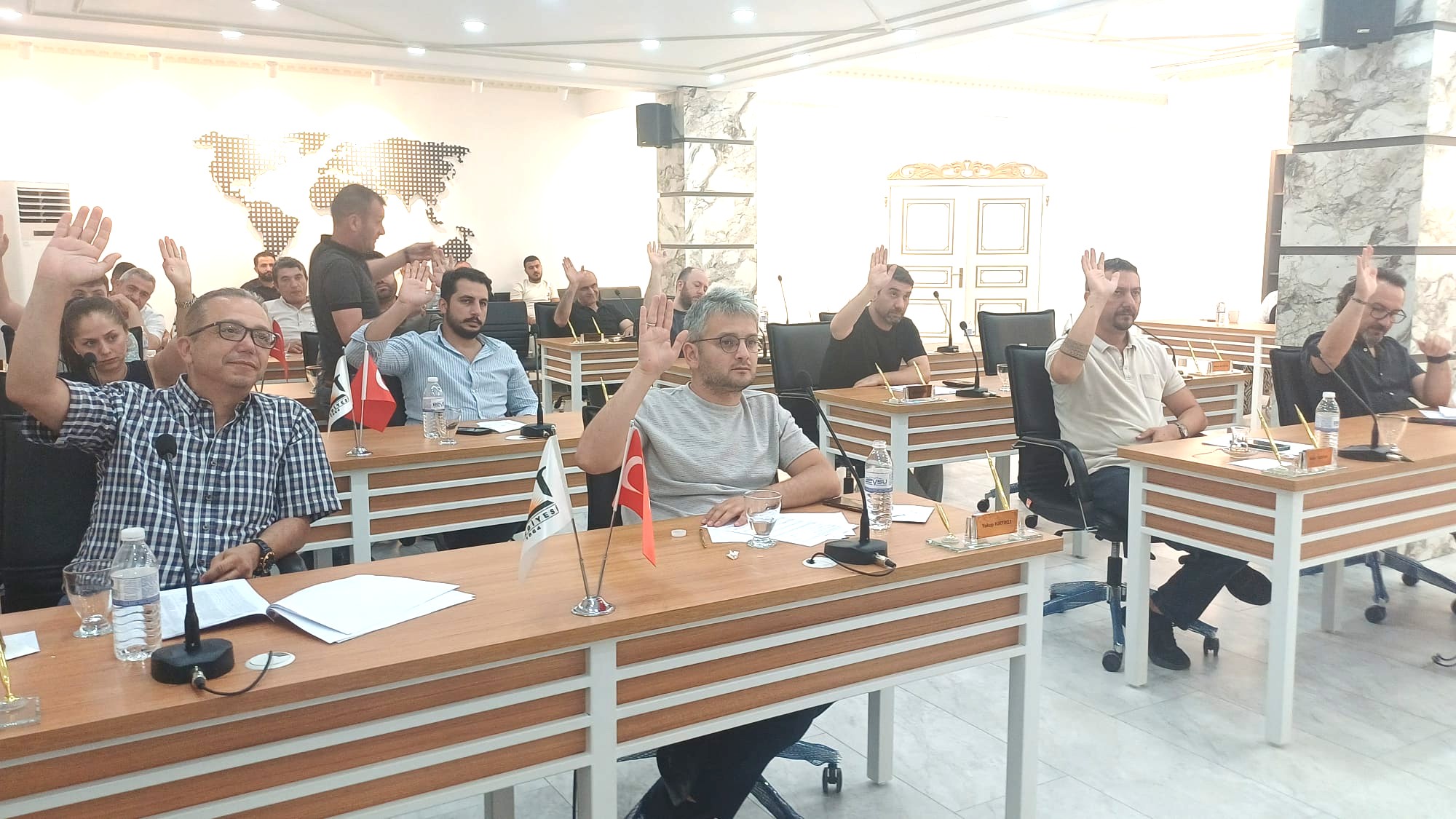 Servis plakası olmayan araçlar servis yapamayacak