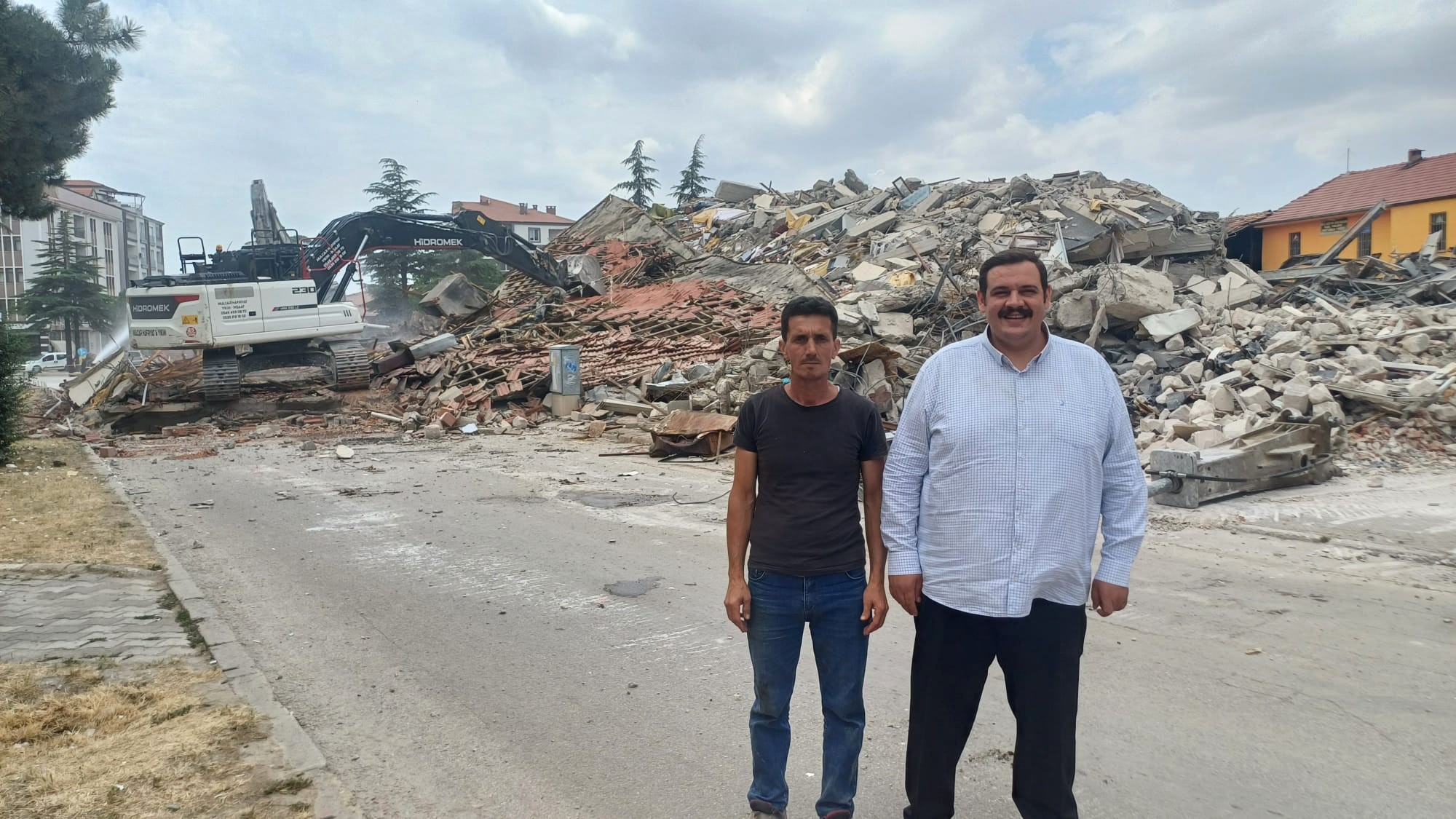 Antiokheia Oteli ve  Eski Aşevi binası yıkıldı