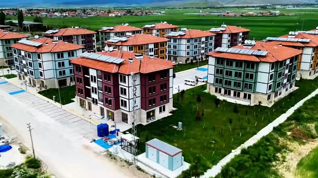 Isparta’da 200 sosyal konutun kapıları açıldı