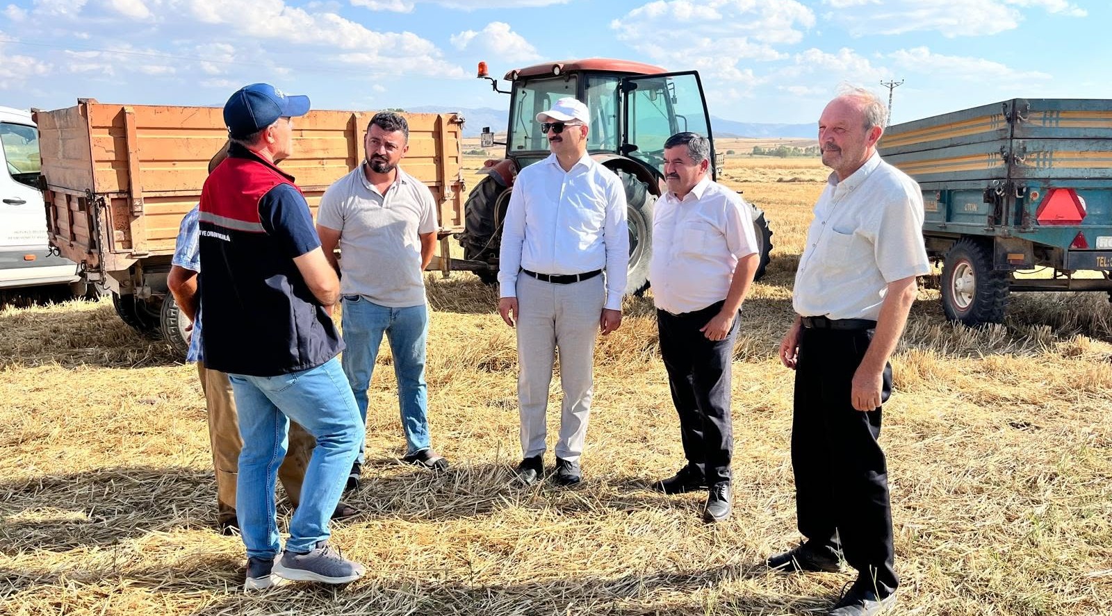Kaymakam Abacı, Hüyüklü’de Hububat Hasadı’na katıldı