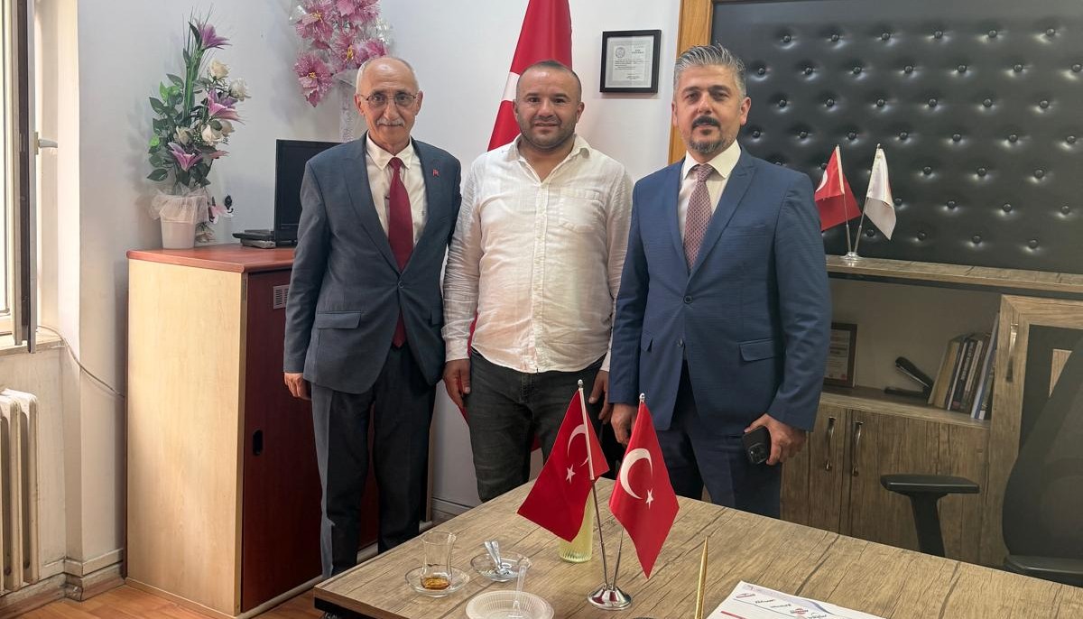 ISUBÜ Rektörü Çatal’dan Muhtarlar Derneği Başkanı Günay’a ziyaret